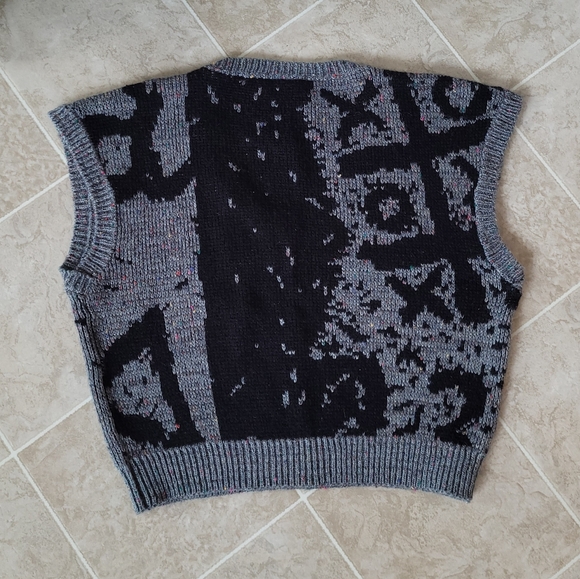 Vintage 80s Novelty Sweater Vest Tic-Tac-Toe Pattern - Picture 2 of 8